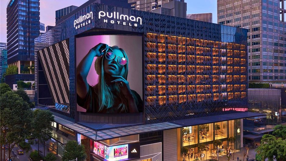 Pullman Singapore Orchard Exterior