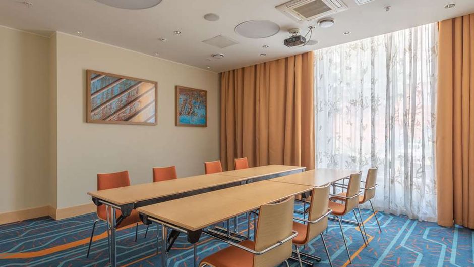 Cosmos Kazan Hotel, Radisson Individuals Meeting