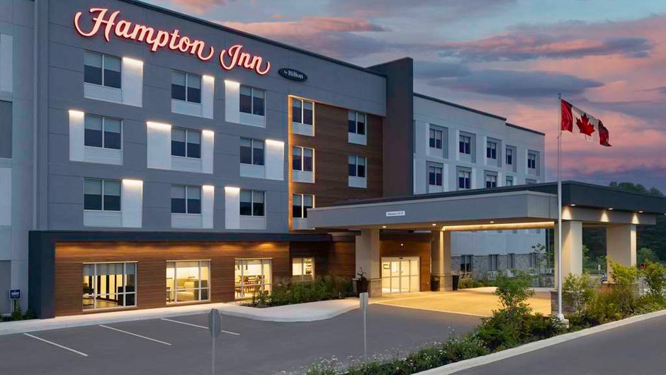 Hampton Inn by Hilton Midland Exterior