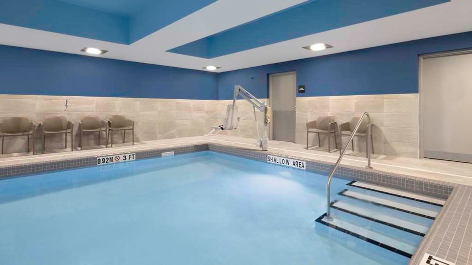 Hampton Inn by Hilton Midland Pool