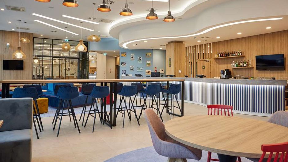 Hampton by Hilton Poznan Swarzedz Lobby