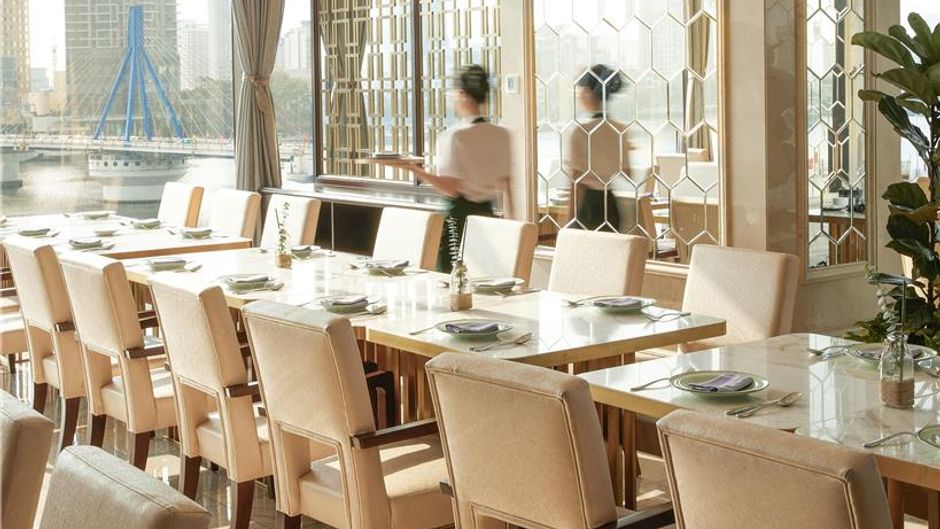 Melia Vinpearl Danang Riverfront Restaurant