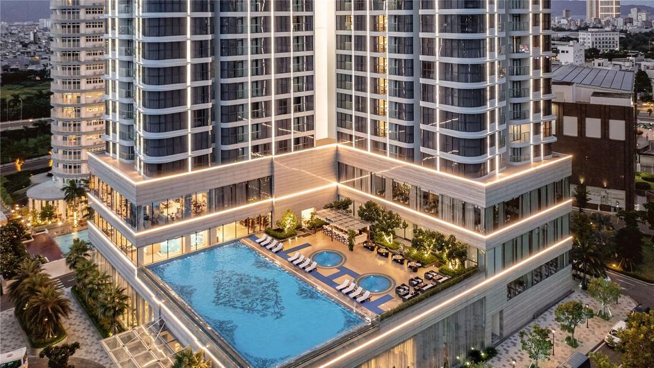 Melia Vinpearl Danang Riverfront Restaurant