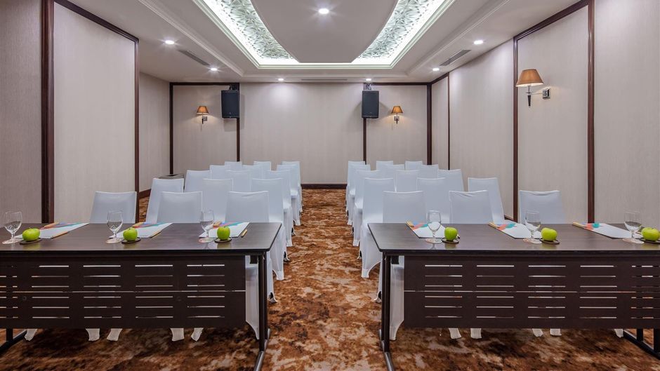 Melia Vinpearl Danang Riverfront Meeting