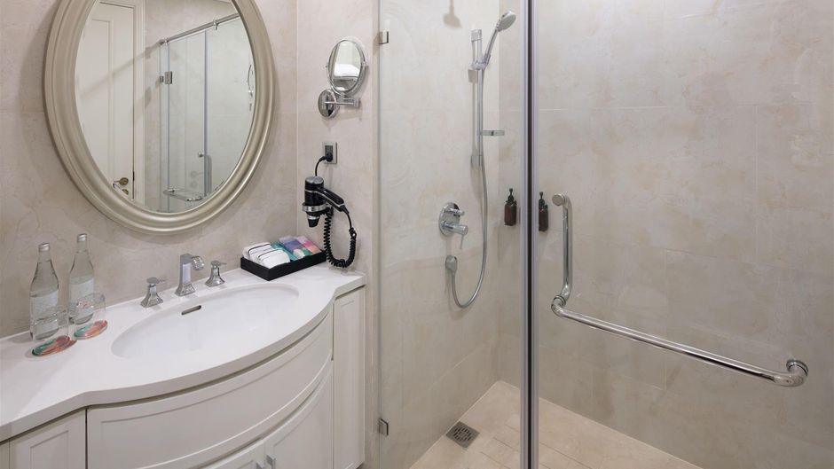 Melia Vinpearl Danang Riverfront Room