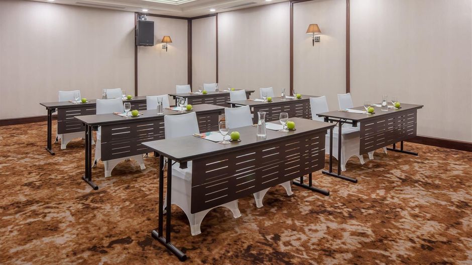 Melia Vinpearl Danang Riverfront Meeting