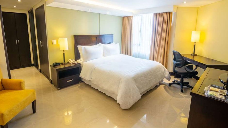 Sonesta Hotel Cali Room