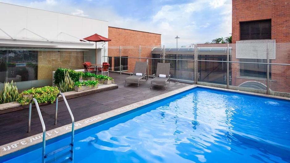 Sonesta Hotel Cali Pool
