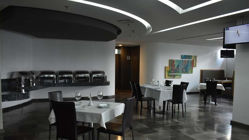 Ramada by Wyndham Mexico City Santa Fe Restaurant