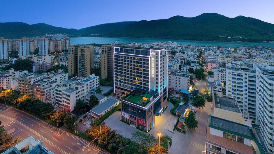 Microtel by Wyndham Sanya Dadonghai Exterior