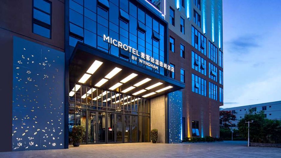 Microtel by Wyndham Sanya Dadonghai Exterior
