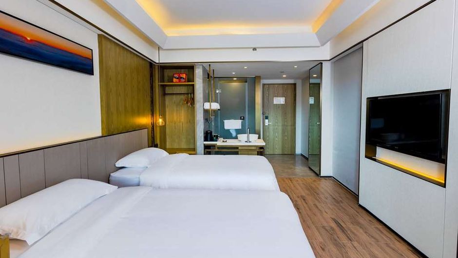 Microtel by Wyndham Sanya Dadonghai Room