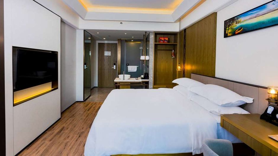 Microtel by Wyndham Sanya Dadonghai Room