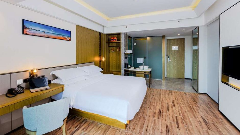 Microtel by Wyndham Sanya Dadonghai Room