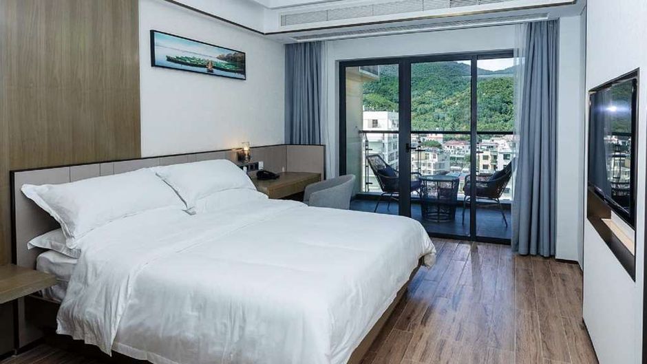 Microtel by Wyndham Sanya Dadonghai Room