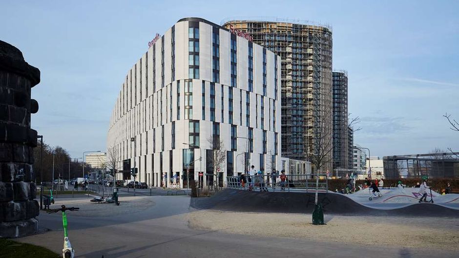 Scandic Frankfurt Hafenpark Exterior