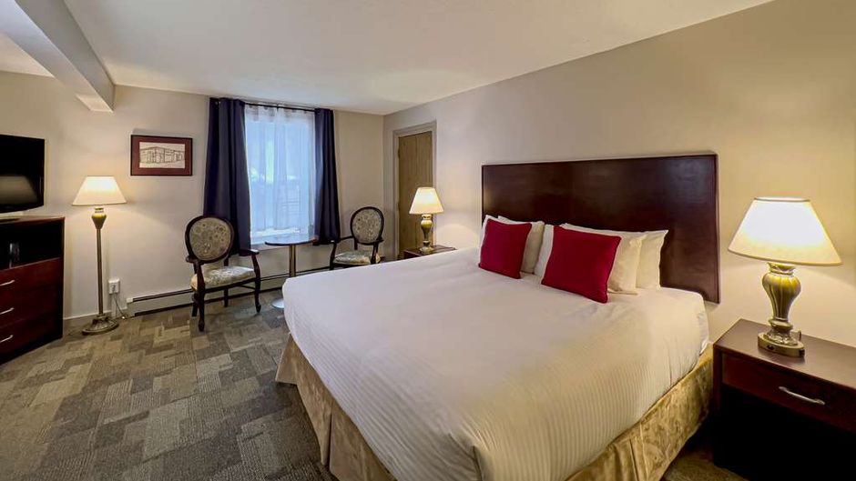 The Downtown, a Coast Hotel Room