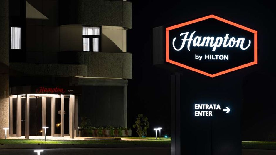 Hampton by Hilton Rome North Exterior