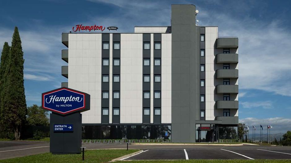 Hampton by Hilton Rome North Exterior
