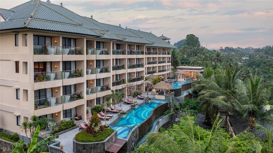 SereS Springs Resort and Spa Exterior