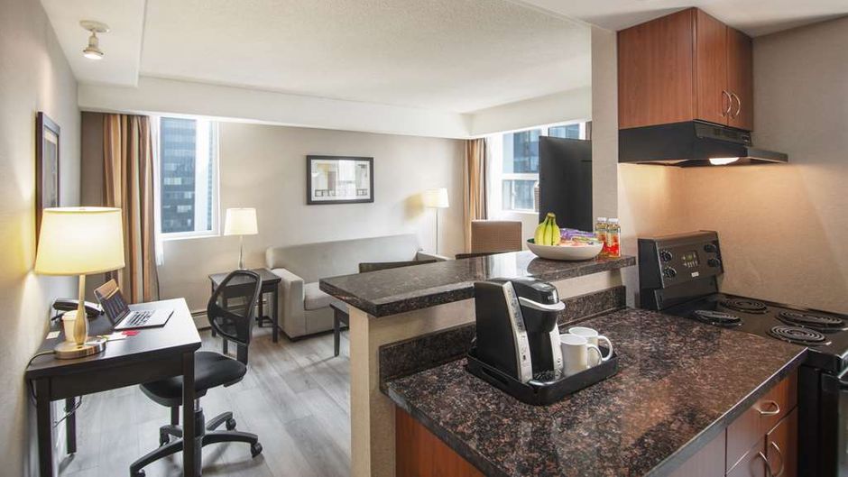 Coast Calgary Downtown Hotel & Suites Suite