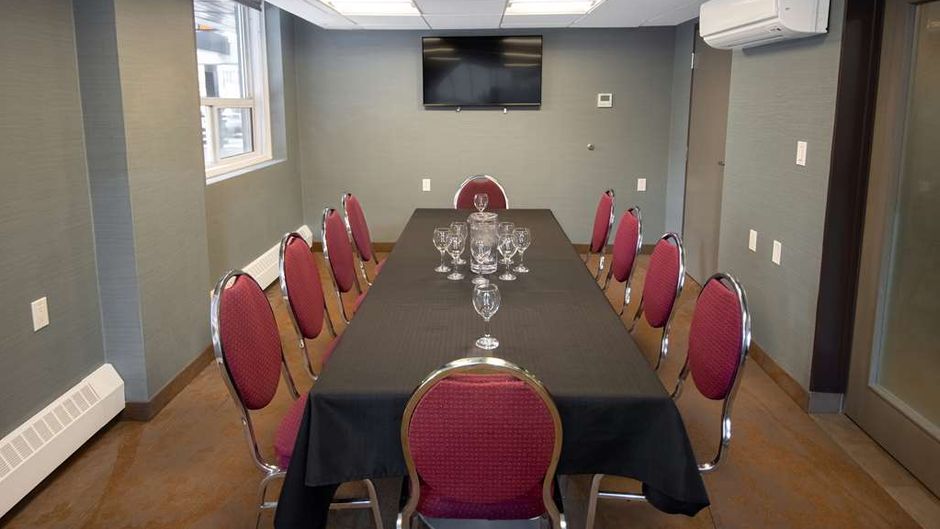 Coast Calgary Downtown Hotel & Suites Meeting