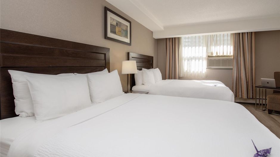 Coast Calgary Downtown Hotel & Suites Room