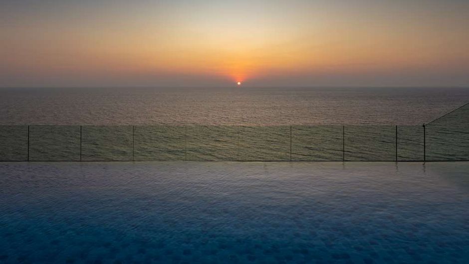 Radisson Hotel Colombo Sri Lanka Pool