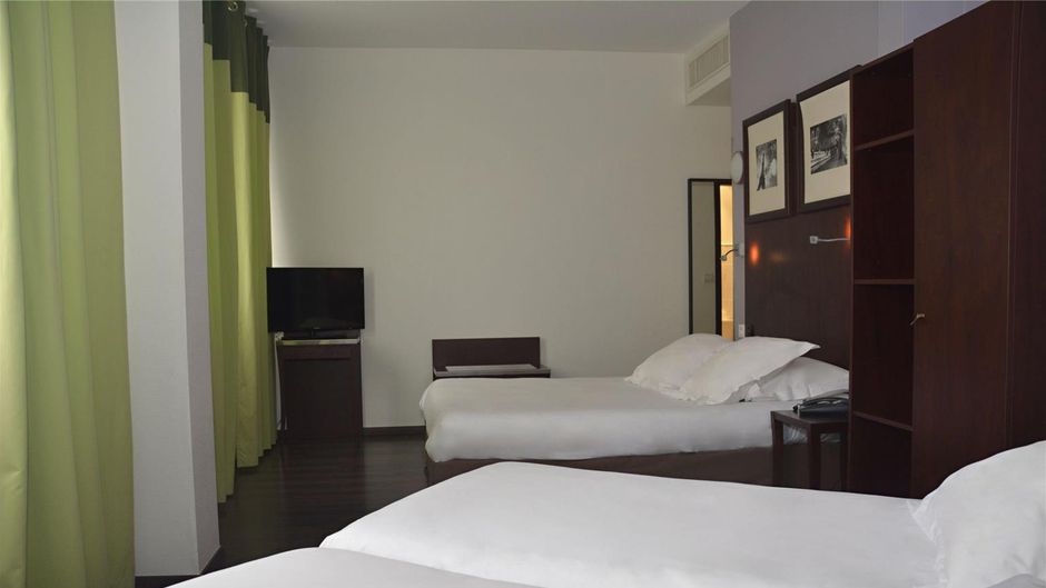 Hotel Du Centre Room