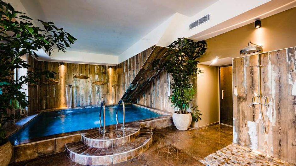 Le Hameau des Pesquiers Ecolodge, Curio Pool