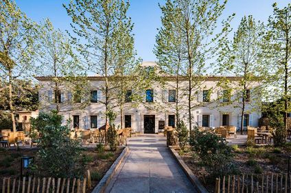 Le Hameau des Pesquiers Ecolodge, Curio