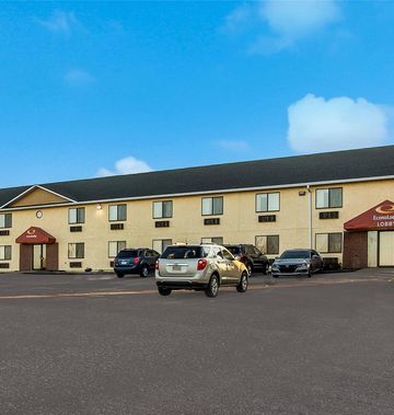 Econo Lodge Inn & Suites
