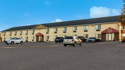 Econo Lodge Inn & Suites