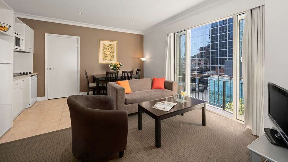 Comfort Apartments Melbourne Central Room