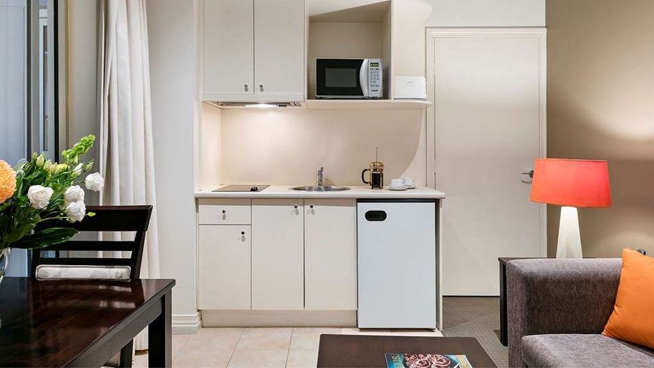 Comfort Apartments Melbourne Central Room