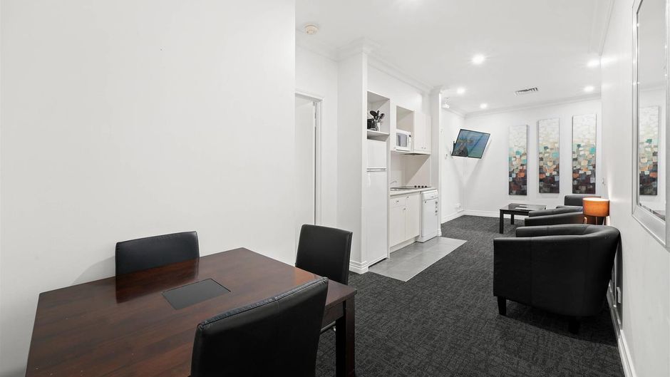 Comfort Apartments Melbourne Central Suite