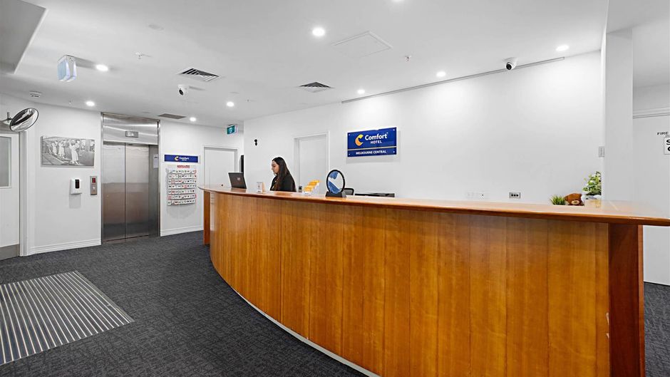 Comfort Apartments Melbourne Central Lobby