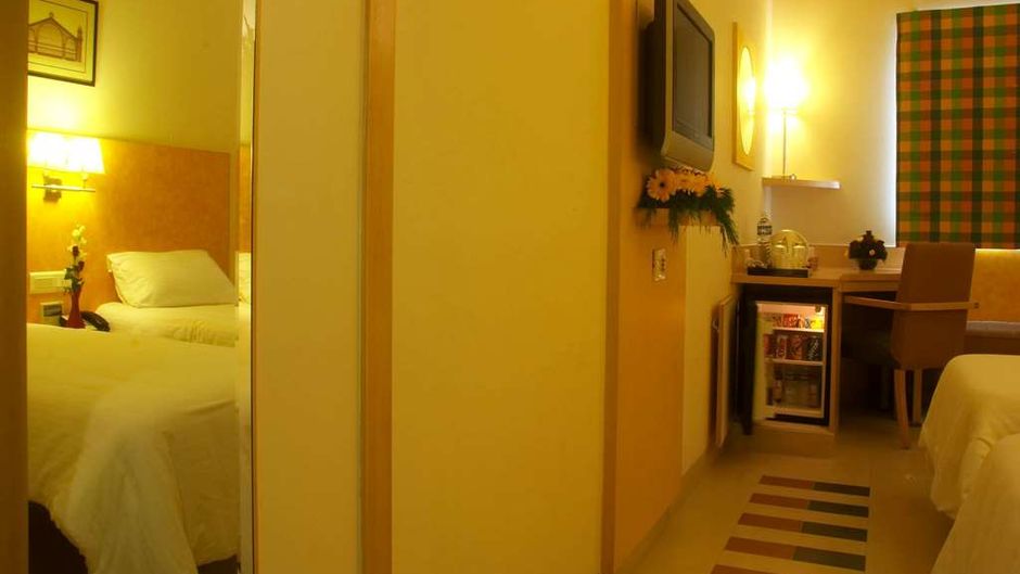Radha Hometel, Bangalore Suite