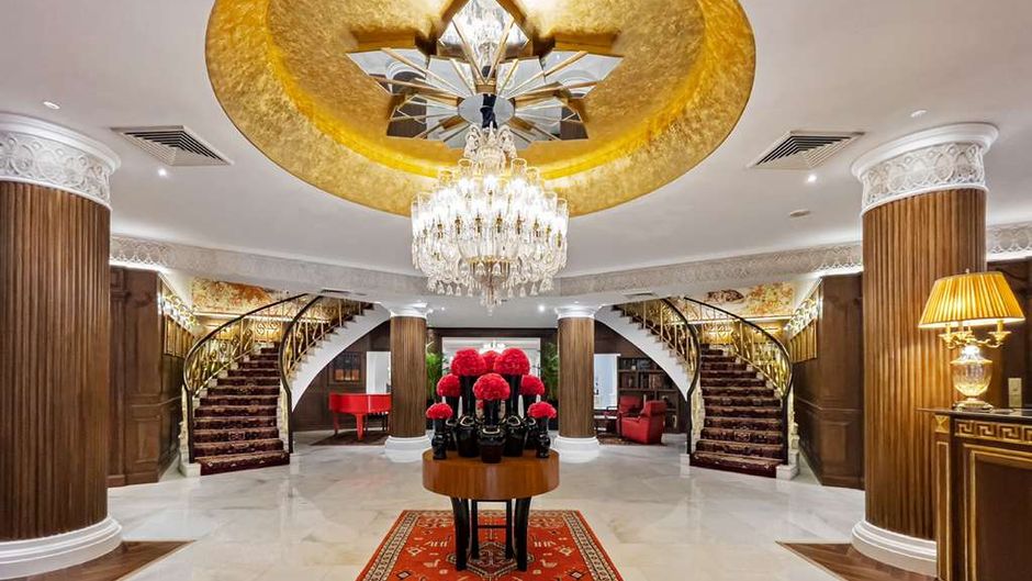 The Claridges, New Delhi Lobby