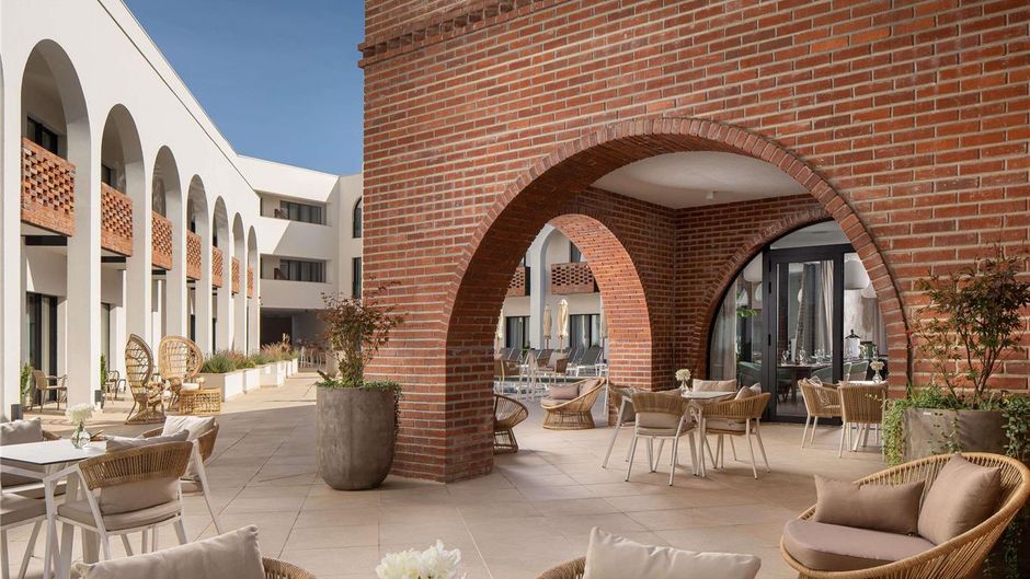 Mercure Conacul Cozieni Resort Exterior