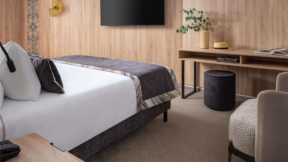 Mercure Conacul Cozieni Resort Room