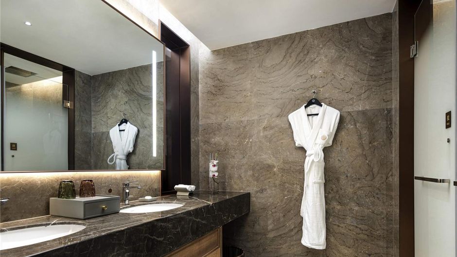 Pullman Yuxi Falcon Room