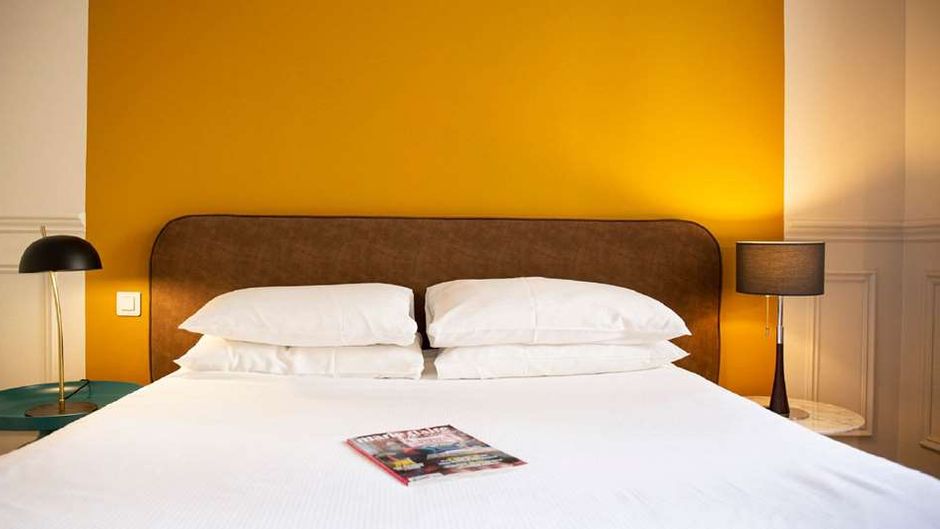 Royal Hotel Room