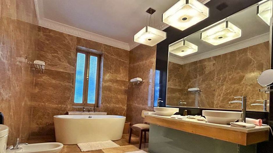 Ajit Bhawan Hotel Room
