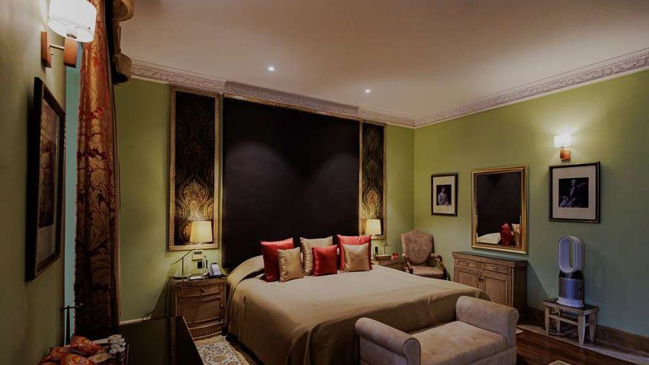 Ajit Bhawan Hotel Suite