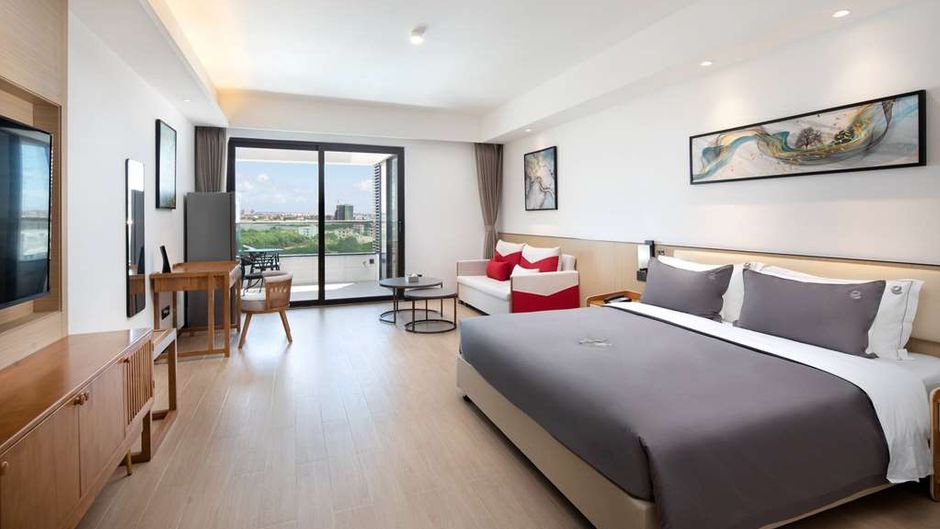 Ramada Encore by Wyndham Jiusuo Downtown Room