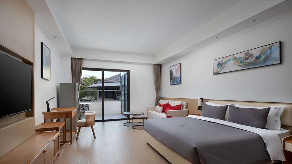 Ramada Encore by Wyndham Jiusuo Downtown Room