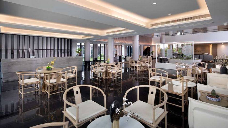 Ramada Encore by Wyndham Jiusuo Downtown Lobby