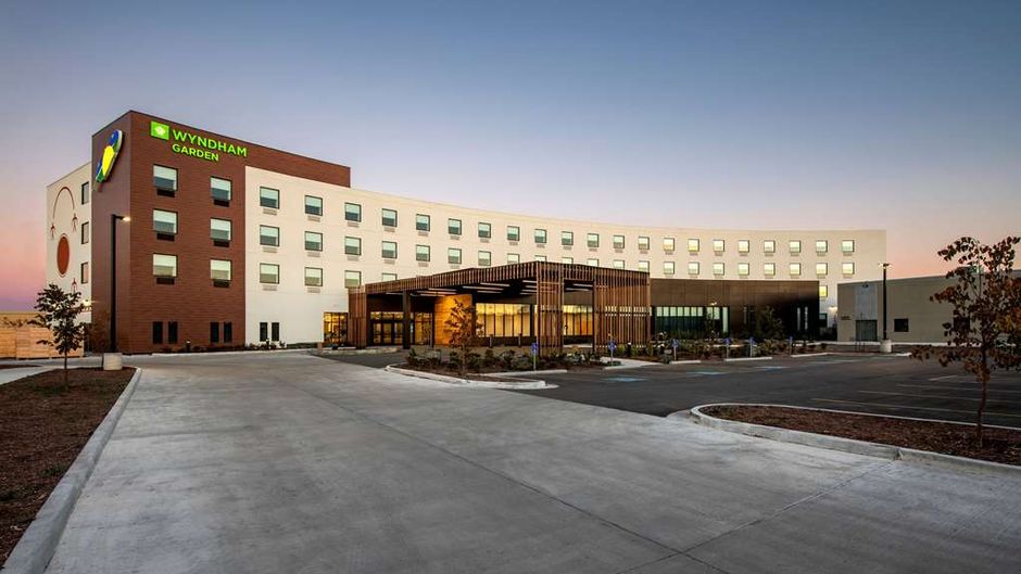 Wyndham Garden Winnipeg Airport Exterior
