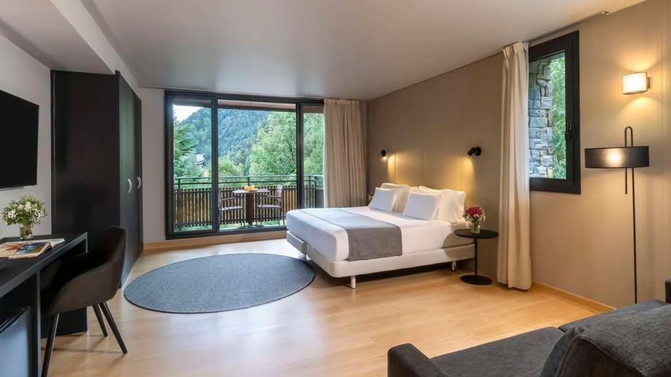 NH Collection Andorra Palome Room